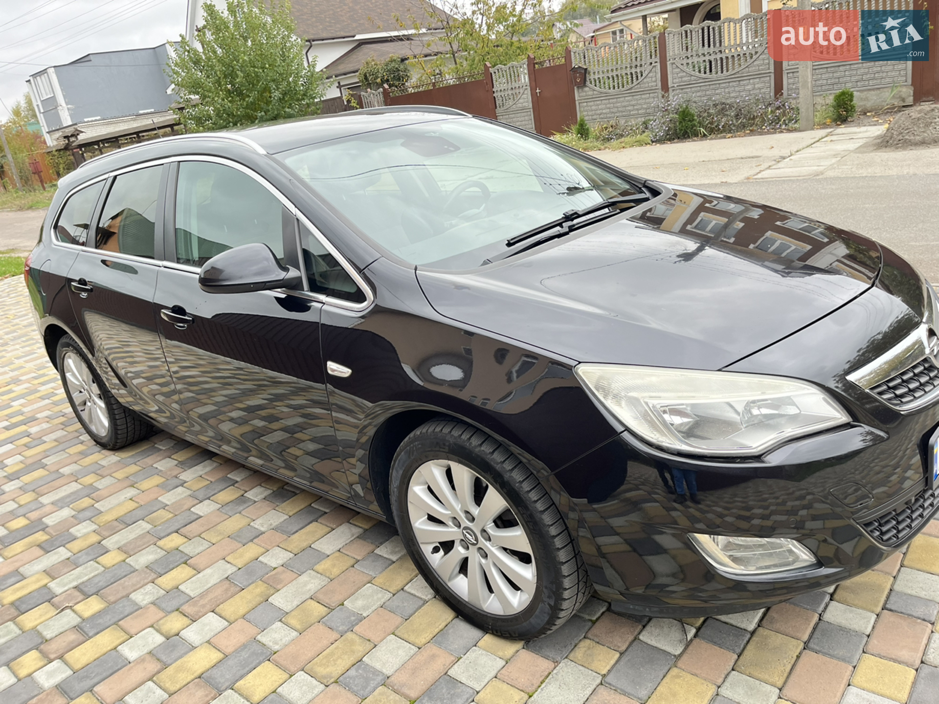 Opel Astra, 2011
