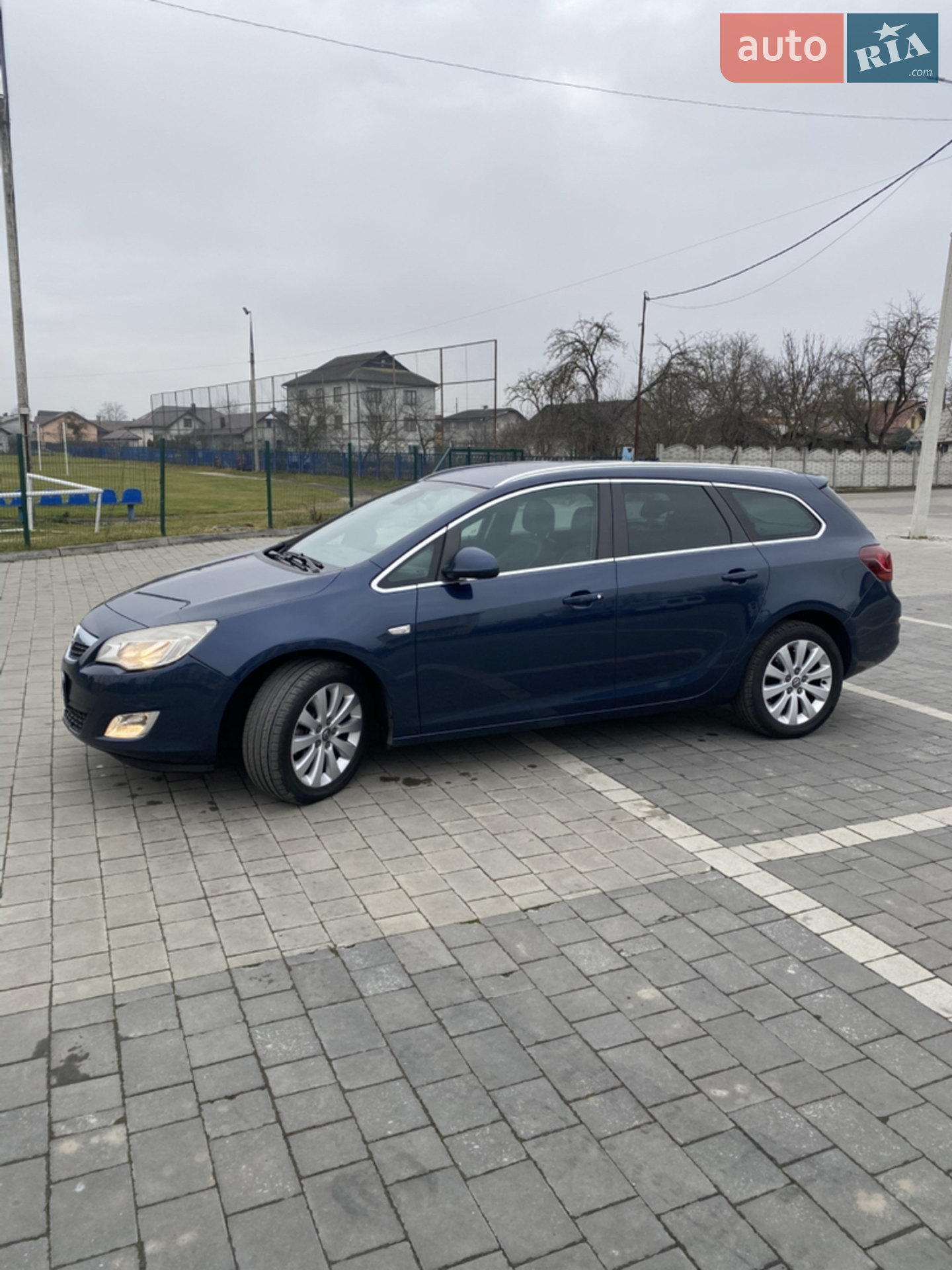 Opel Astra 2012 — 1