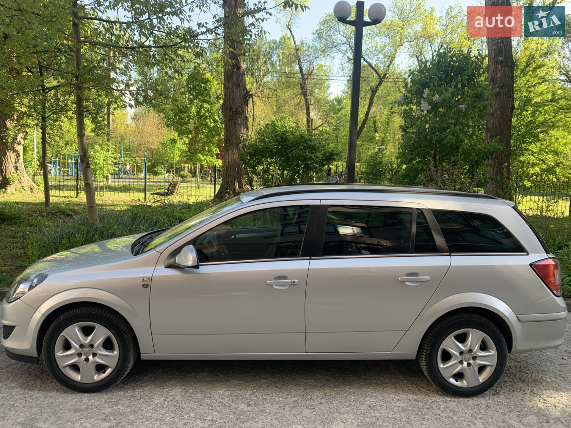 Opel Astra, 2010
