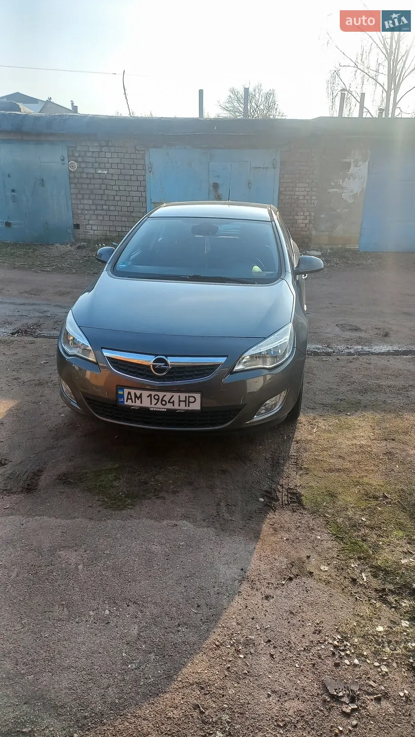 Opel Astra, 2010