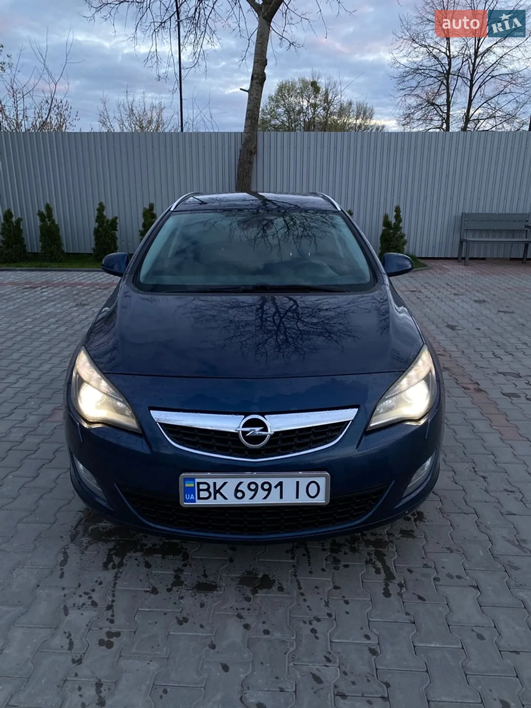 Opel Astra, 2011