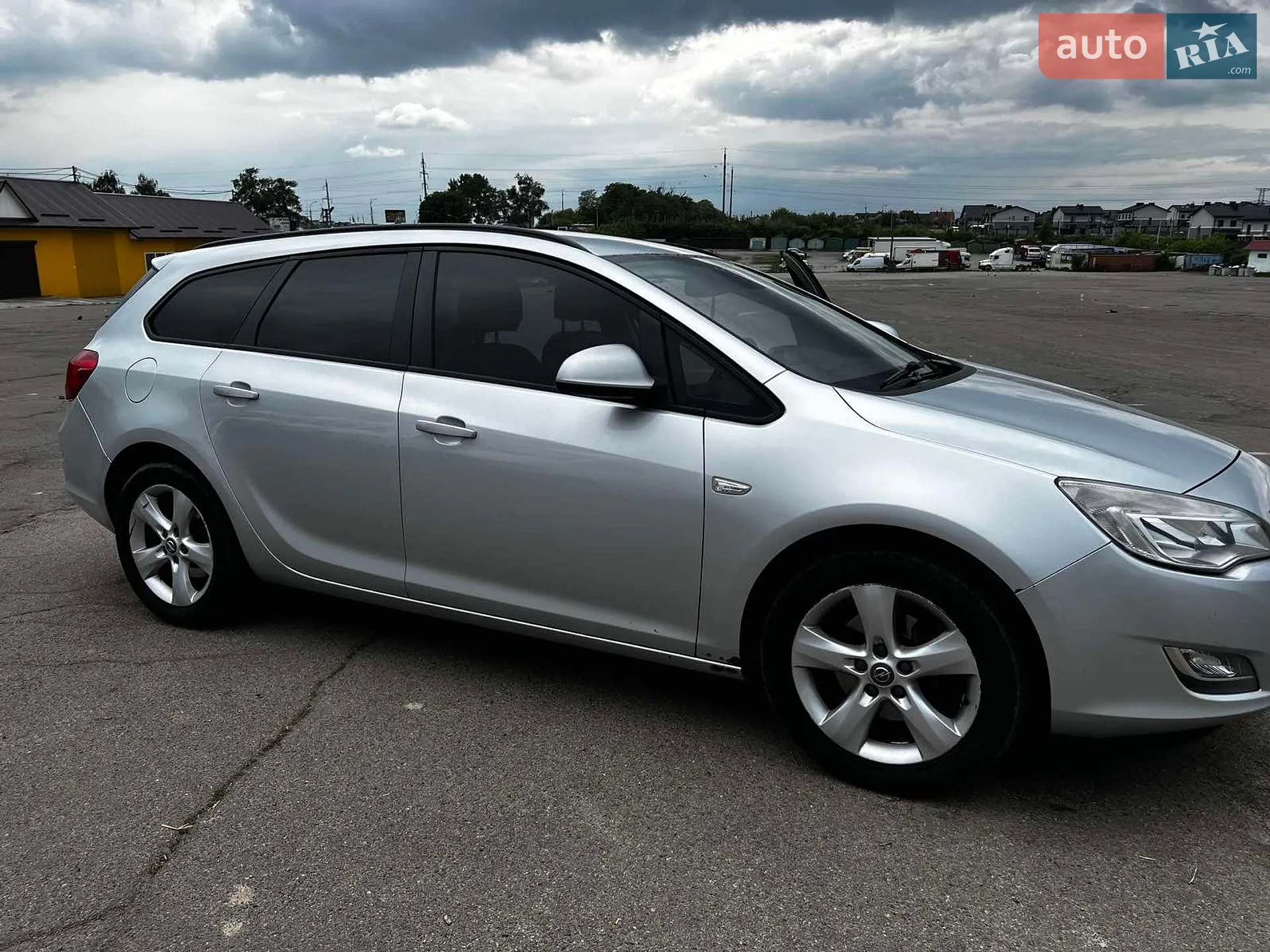 Opel Astra 2012 — 1