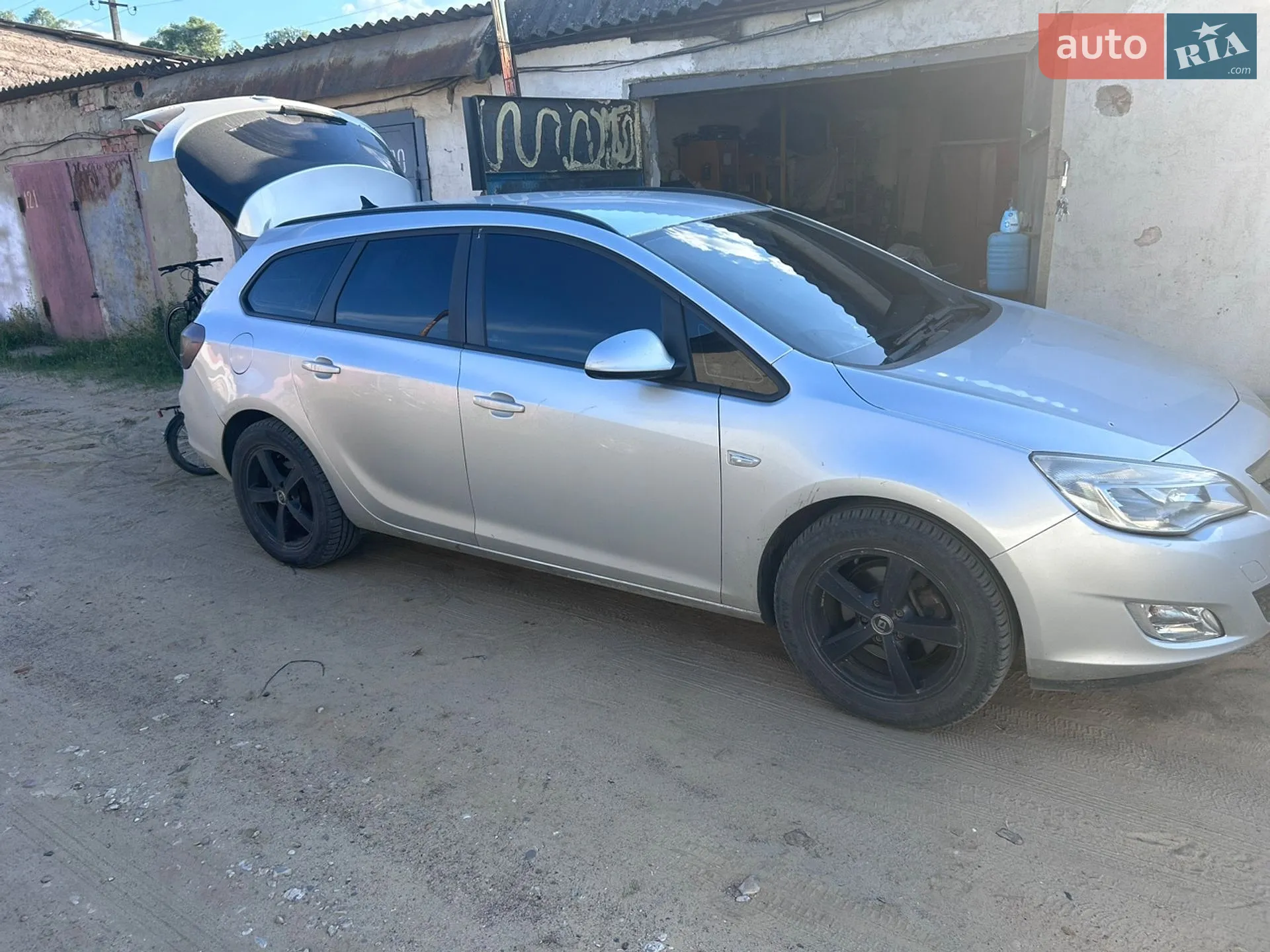 Opel Astra, 2011
