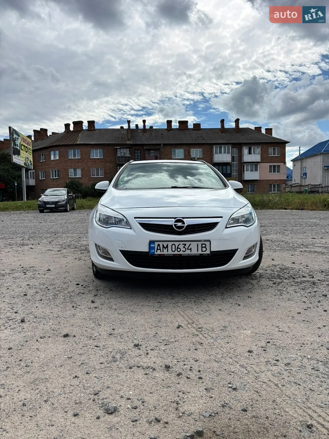 Opel Astra, 2011