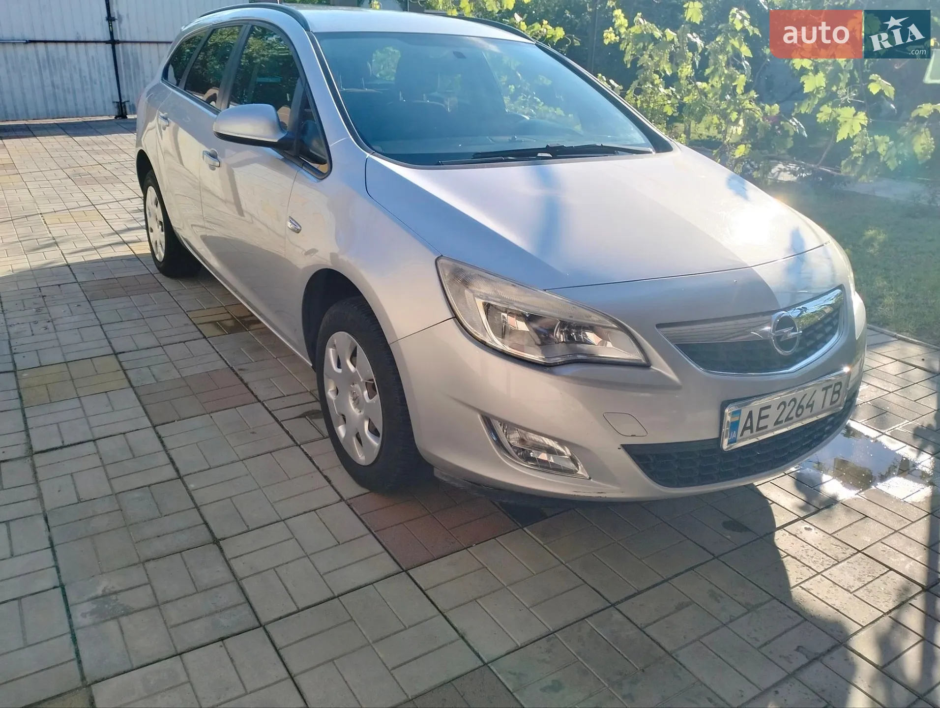 Opel Astra, 2011