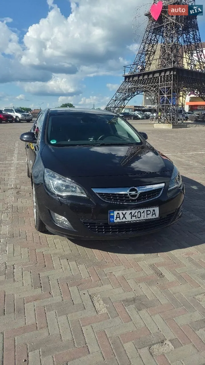 Opel Astra, 2010