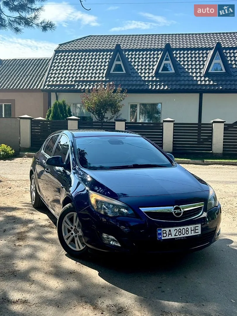 Opel Astra, 2010