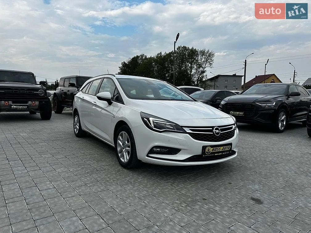 Opel Astra, 2019