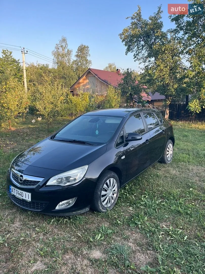 Opel Astra, 2011