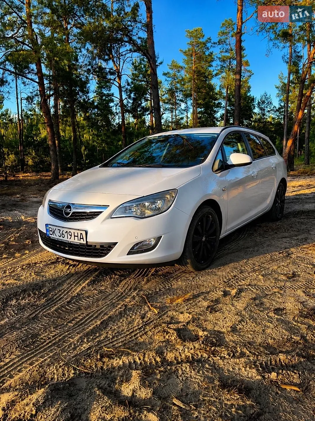 Opel Astra, 2011