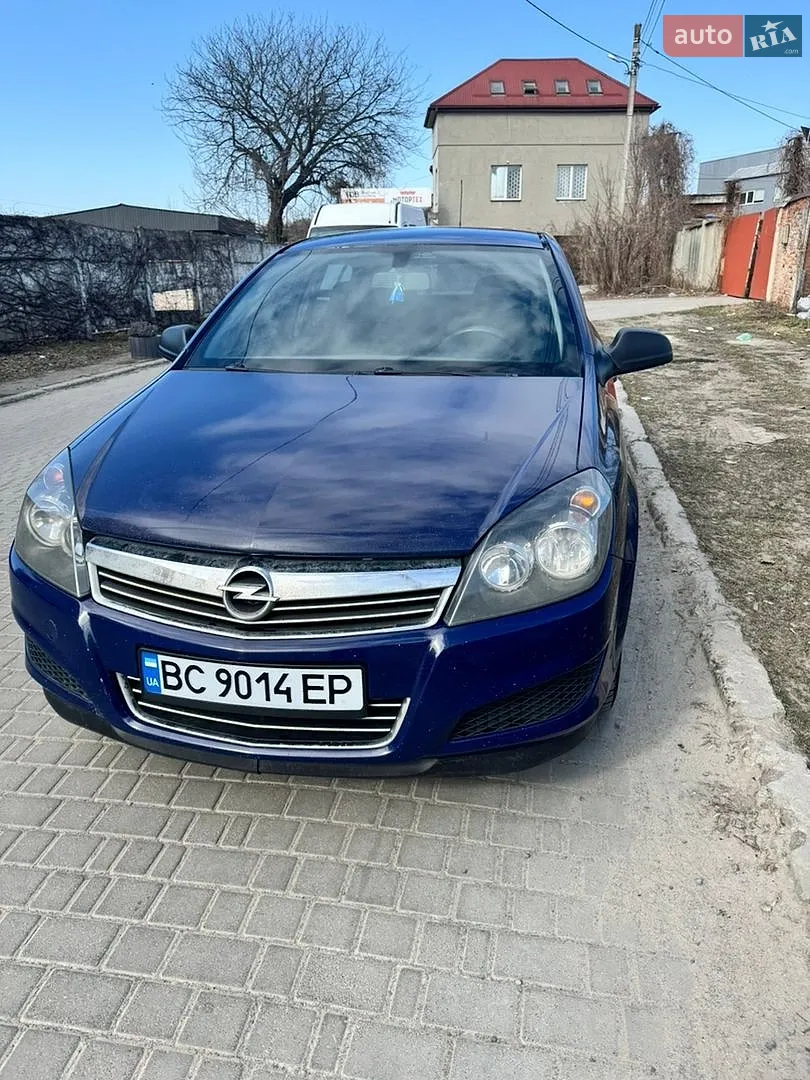 Opel Astra, 2011