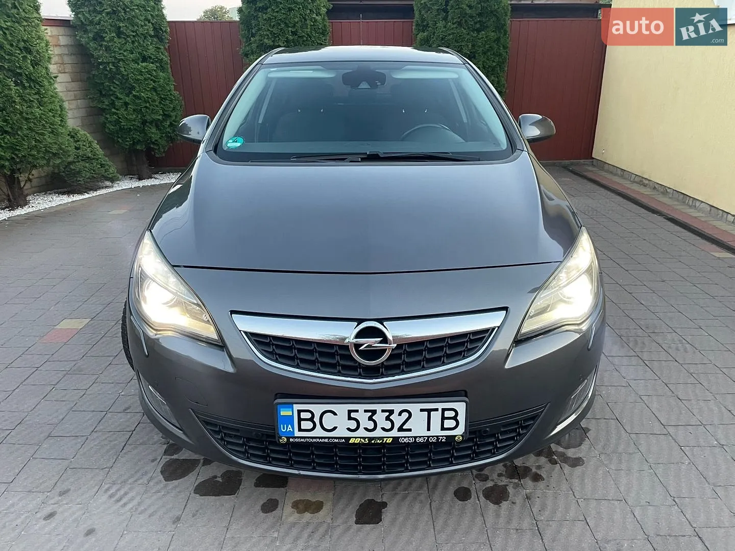 Opel Astra, 2011