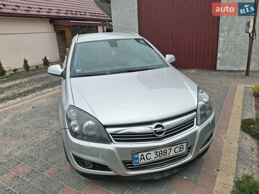 Opel Astra, 2010