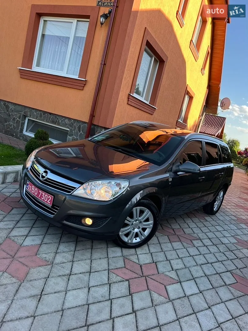 Opel Astra, 2010