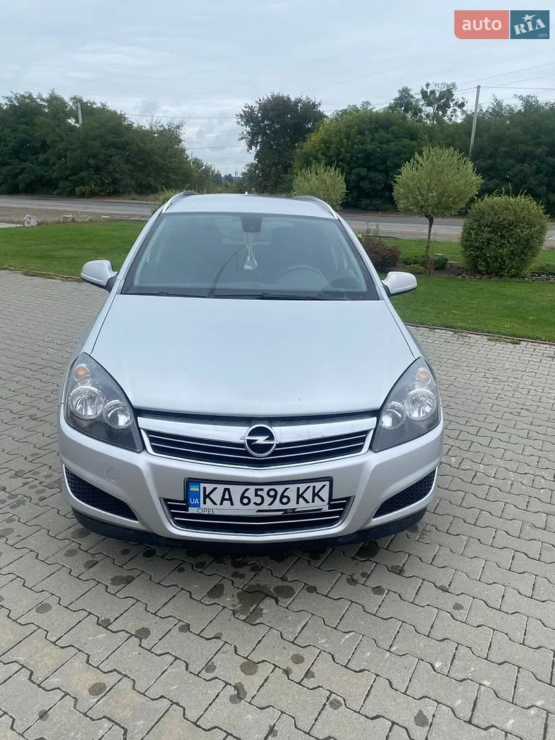Opel Astra, 2010