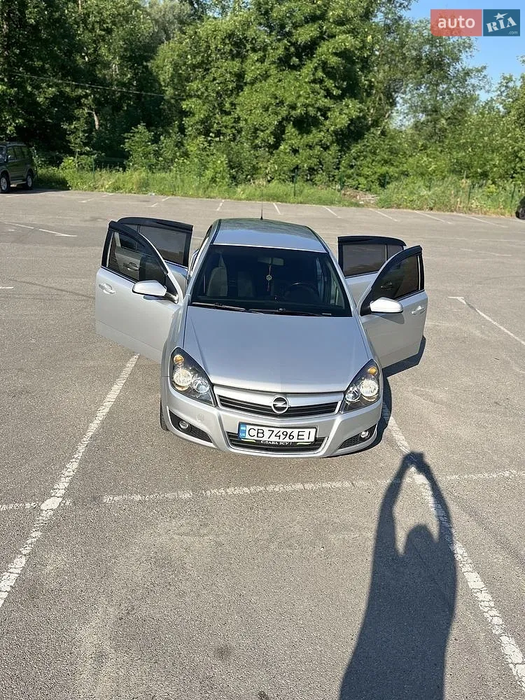 Opel Astra, 2011