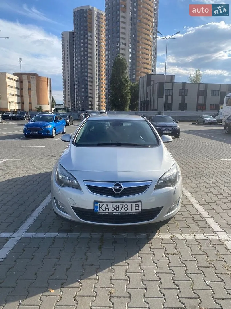 Opel Astra, 2010