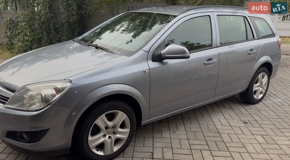 Opel Astra, 2010