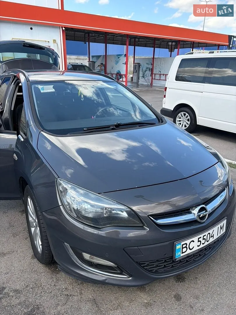 Opel Astra, 2012
