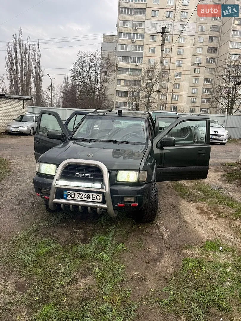 Opel Frontera, 2001