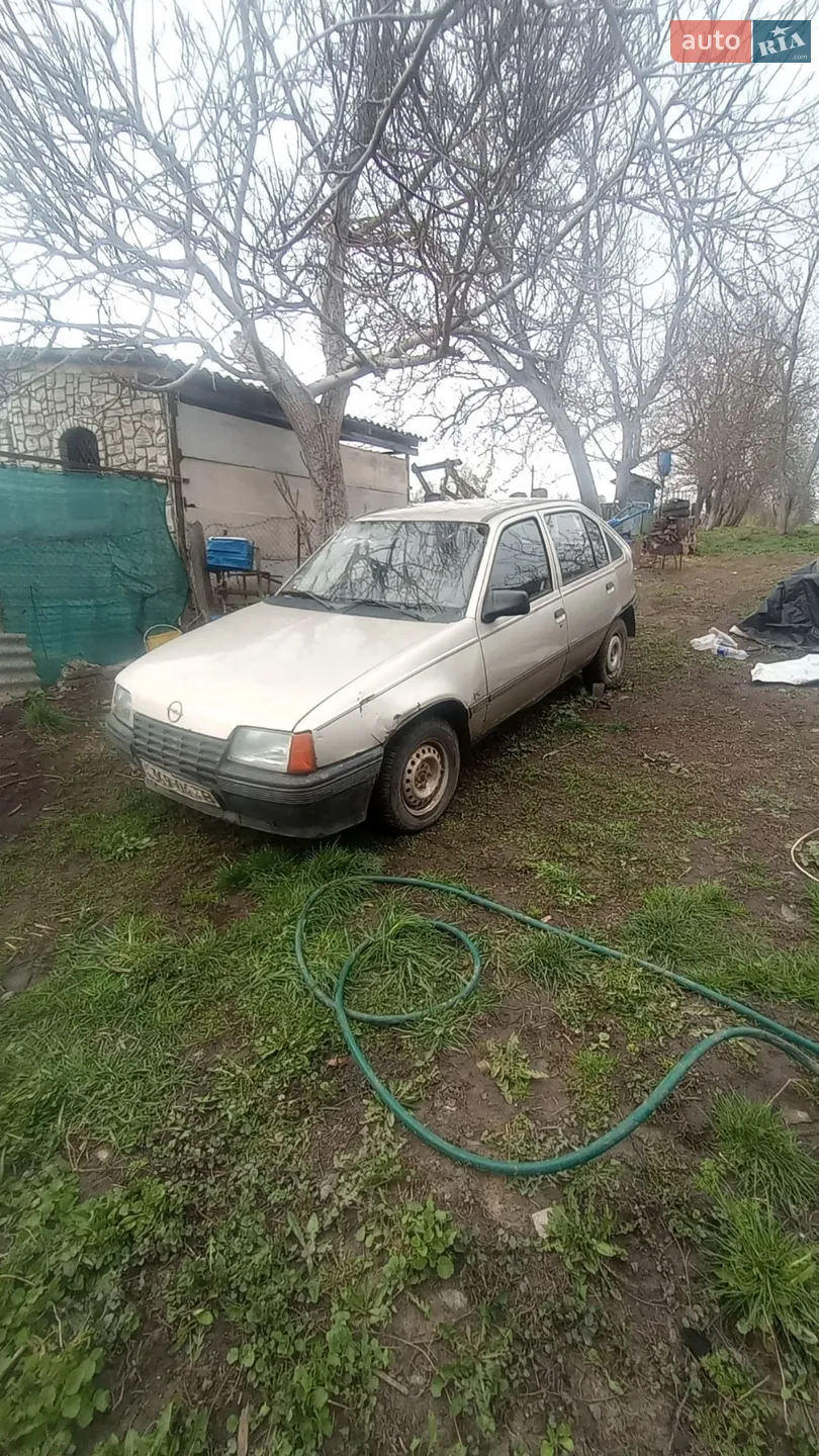 Opel Kadett, 1988