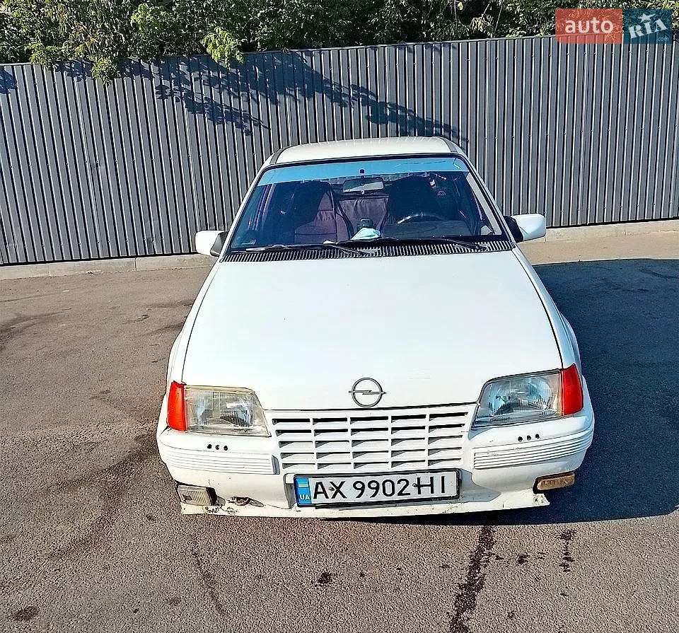 Opel Kadett, 1988