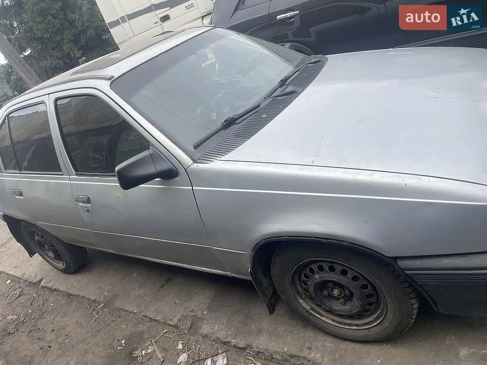 Opel Kadett, 1986