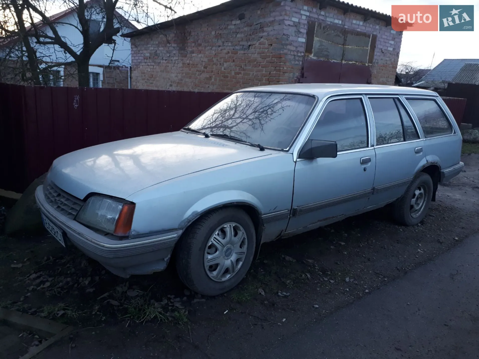 Opel Rekord, 1983