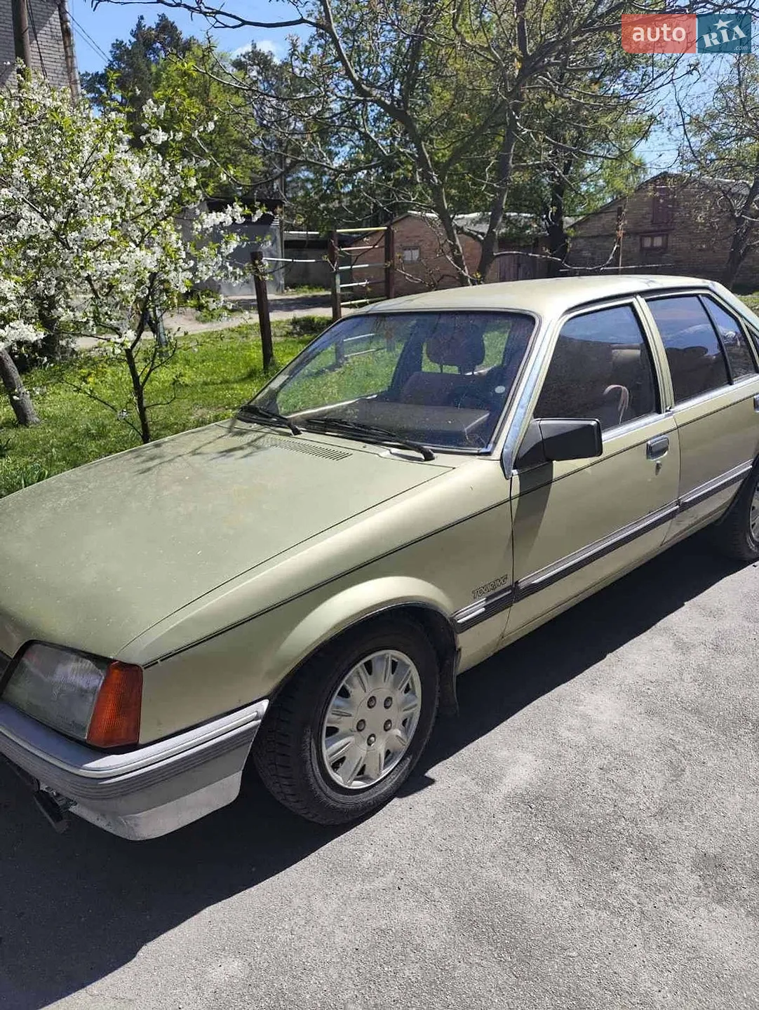Opel Rekord, 1986