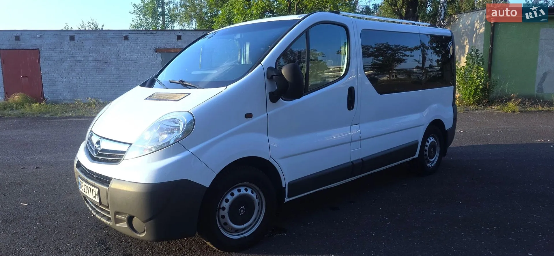 Opel Vivaro 2009 — 1