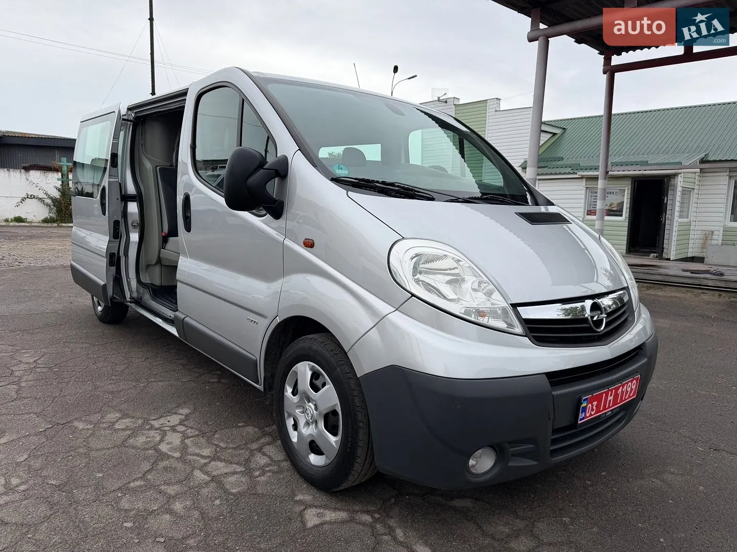 Opel Vivaro 2014 — 1
