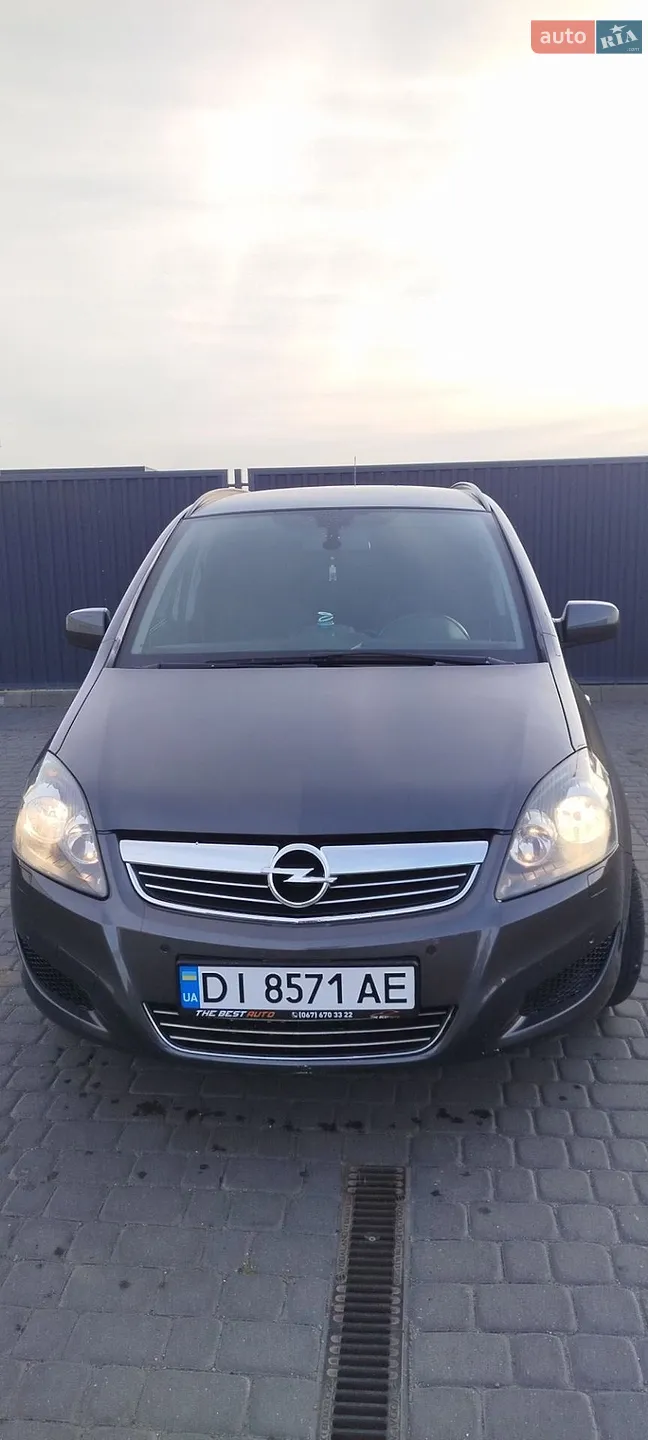 Opel Zafira, 2011