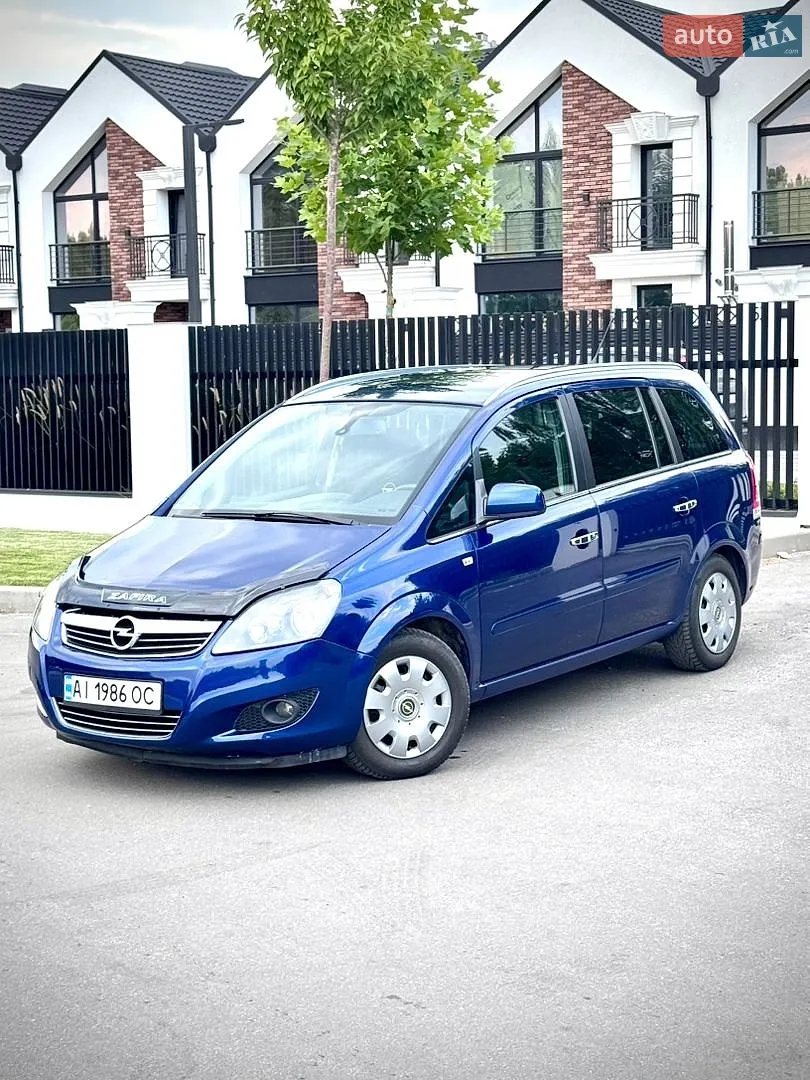Opel Zafira, 2011
