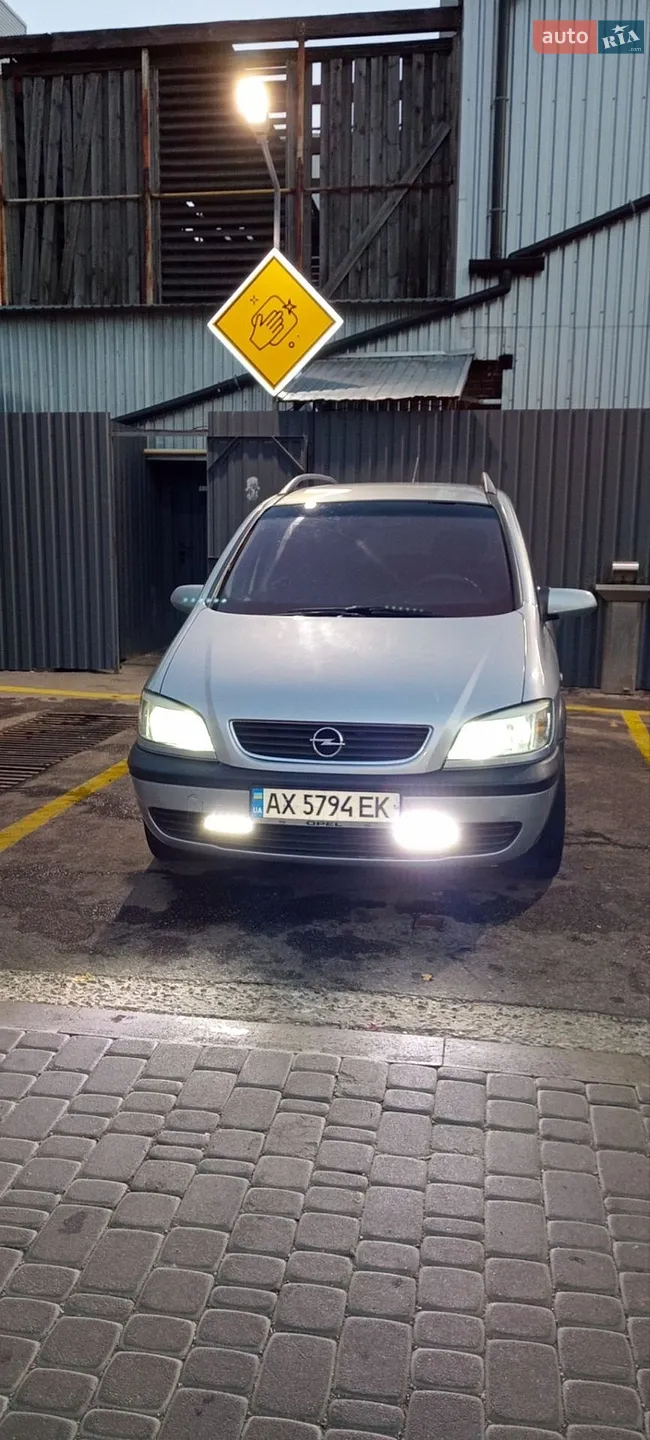 Opel Zafira, 2002