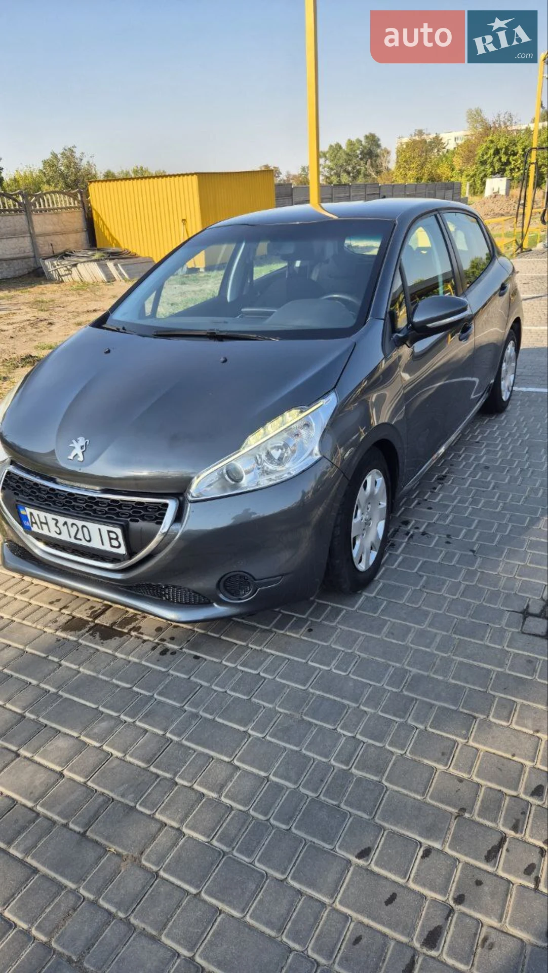 Peugeot 208, 2013