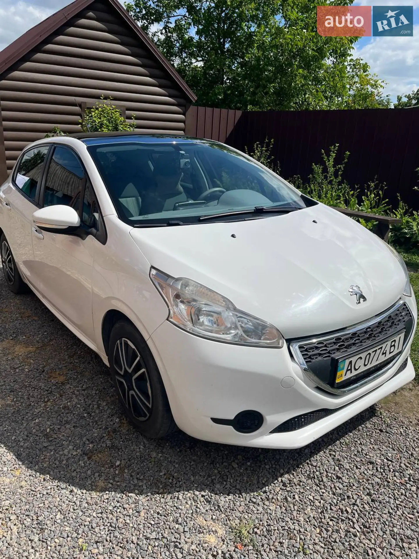 Peugeot 208, 2013