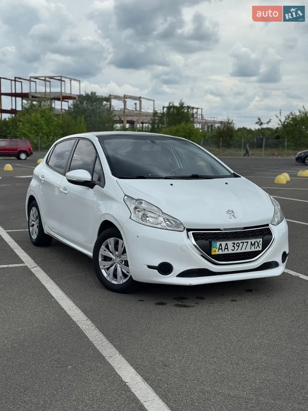 Peugeot 208, 2013