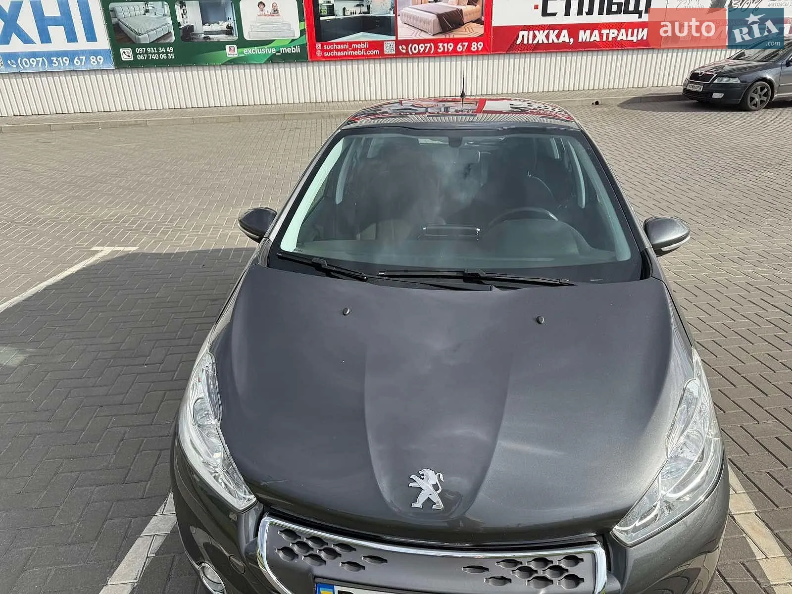 Peugeot 208, 2012