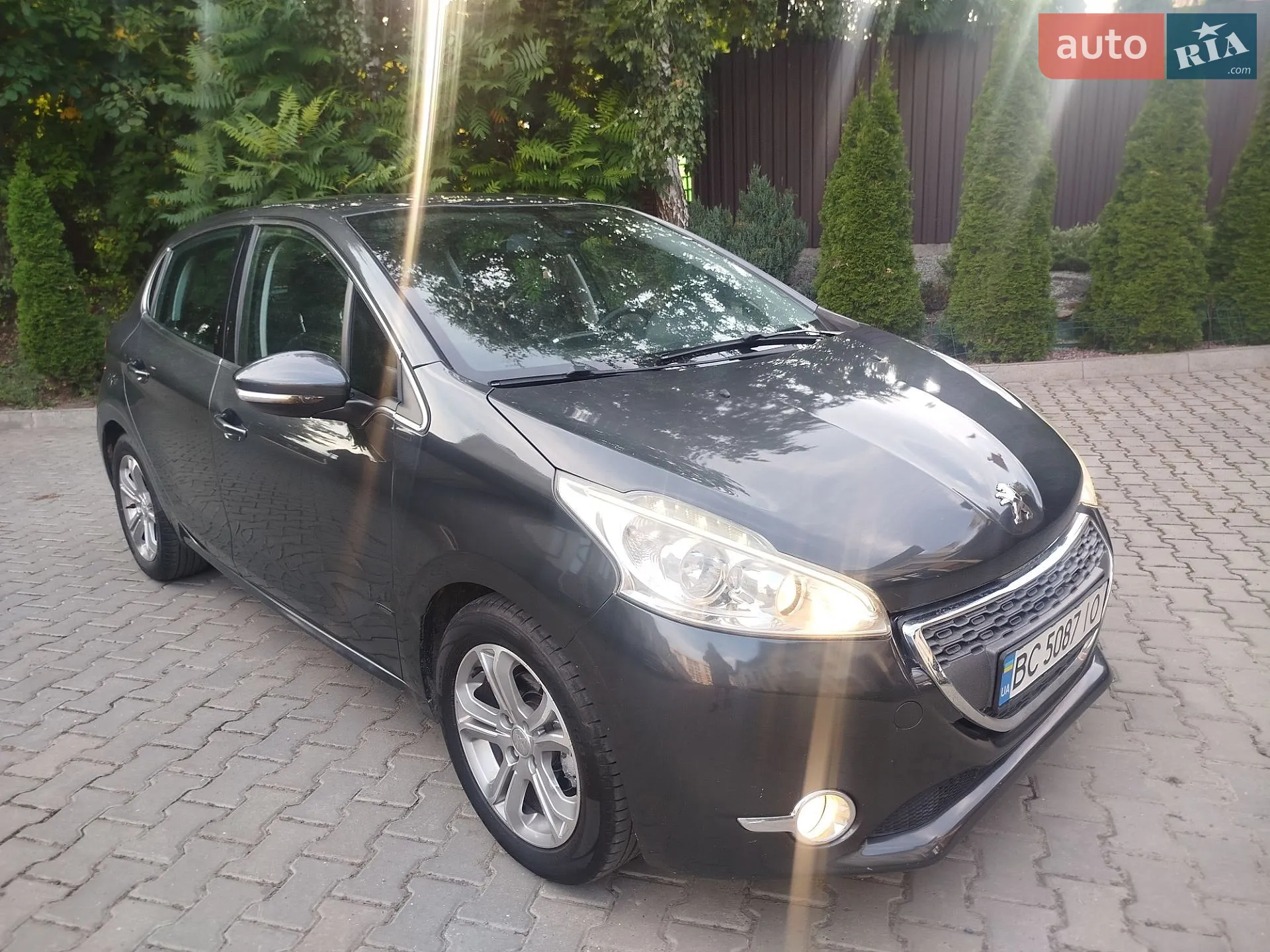Peugeot 208, 2012