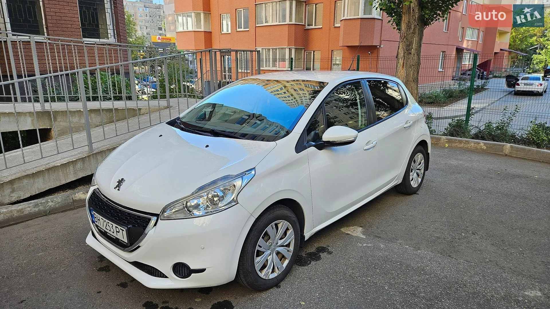 Peugeot 208, 2015