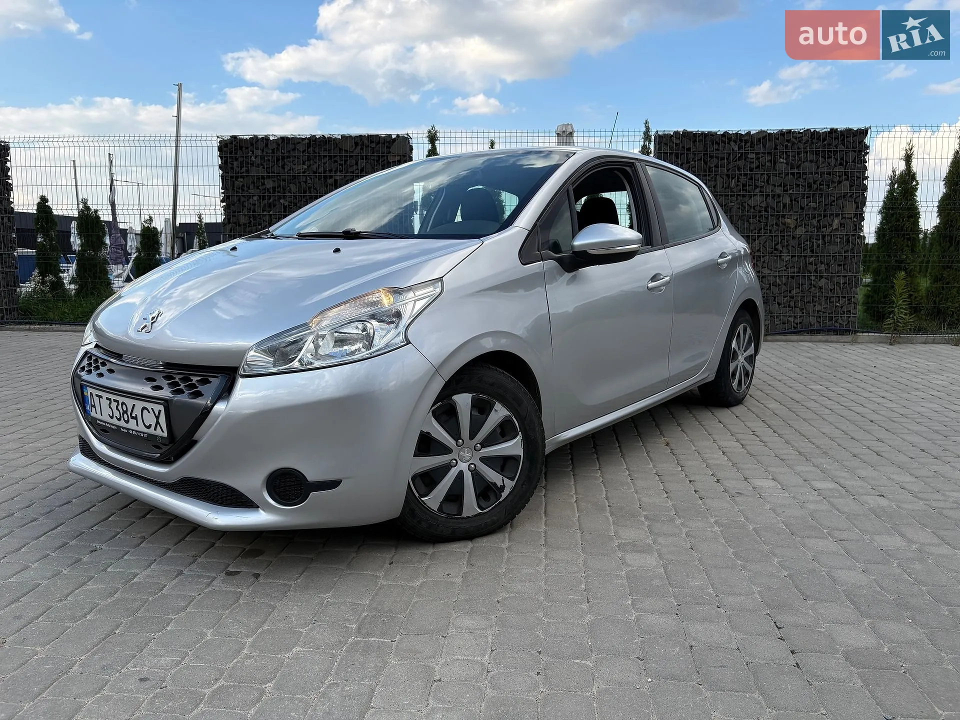 Peugeot 208, 2013