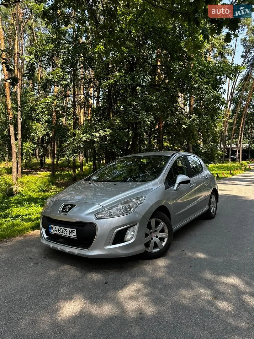 Peugeot 308, 2011