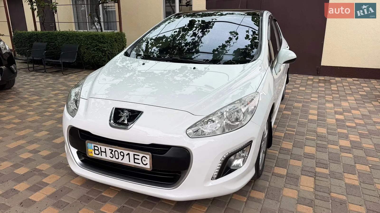 Peugeot 308, 2011