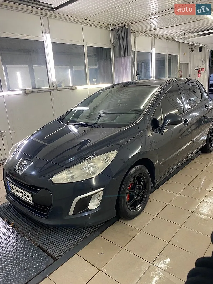 Peugeot 308, 2011