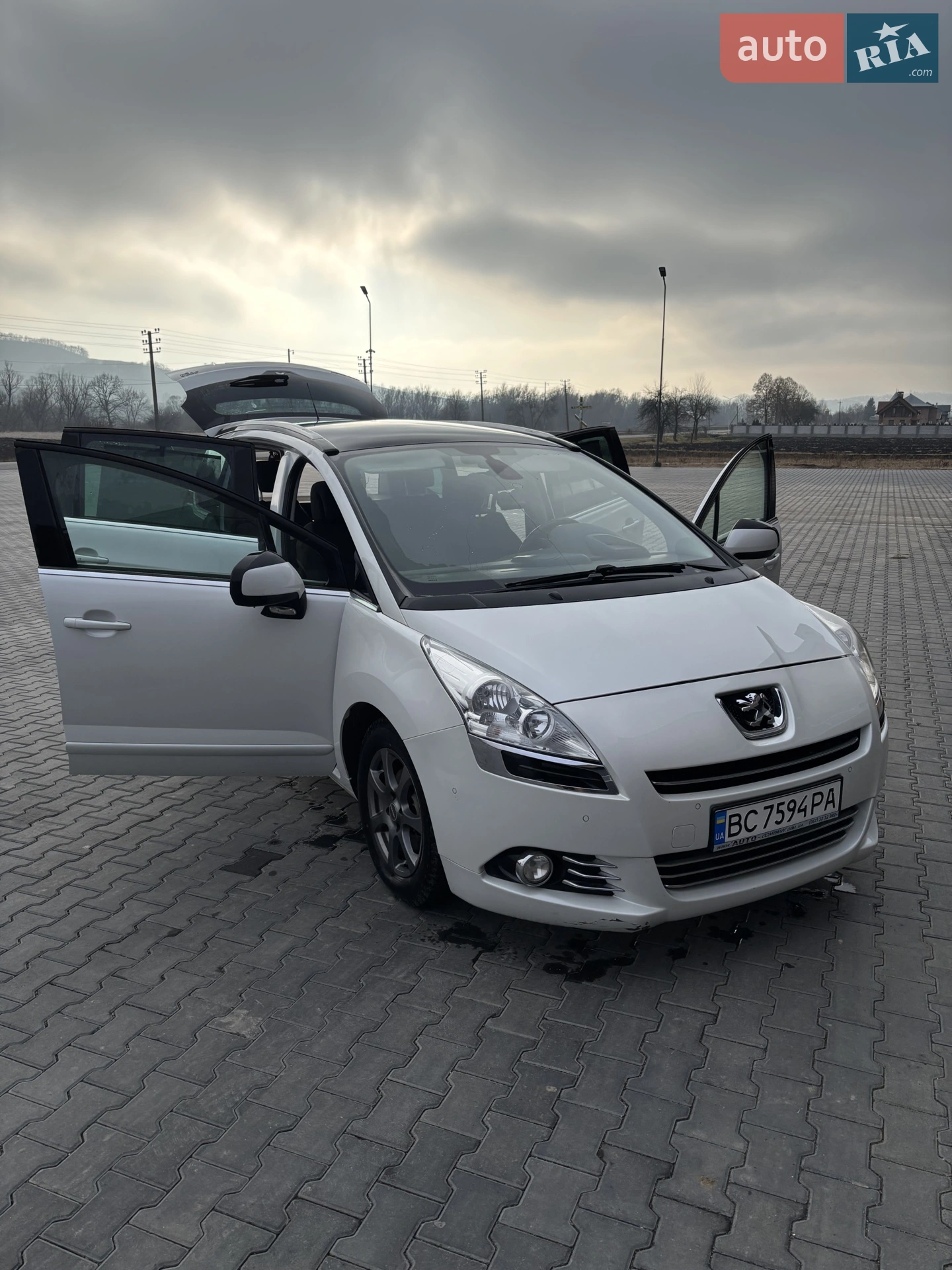 Peugeot 5008, 2012