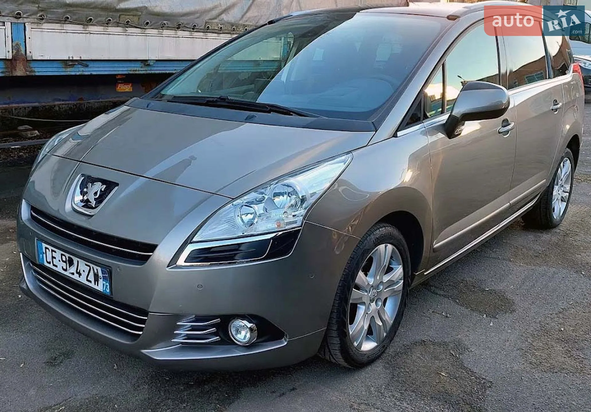 Peugeot 5008, 2012