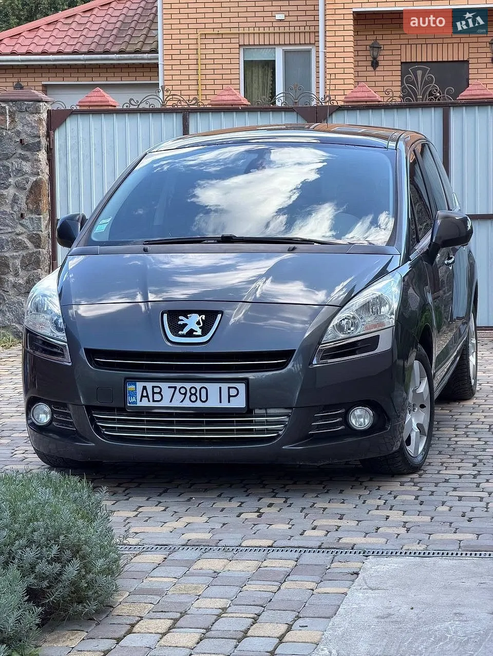 Peugeot 5008, 2010