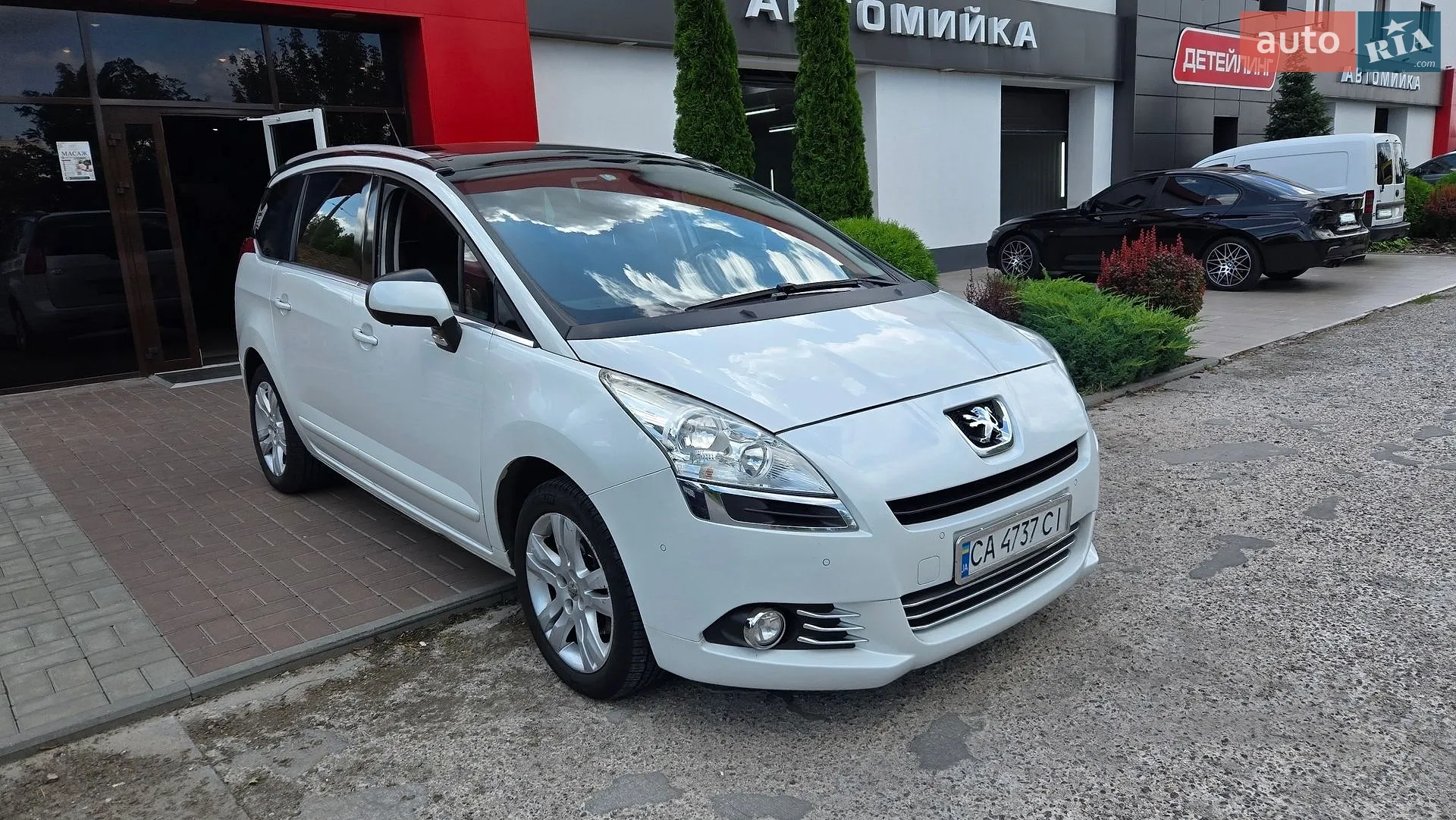 Peugeot 5008, 2011