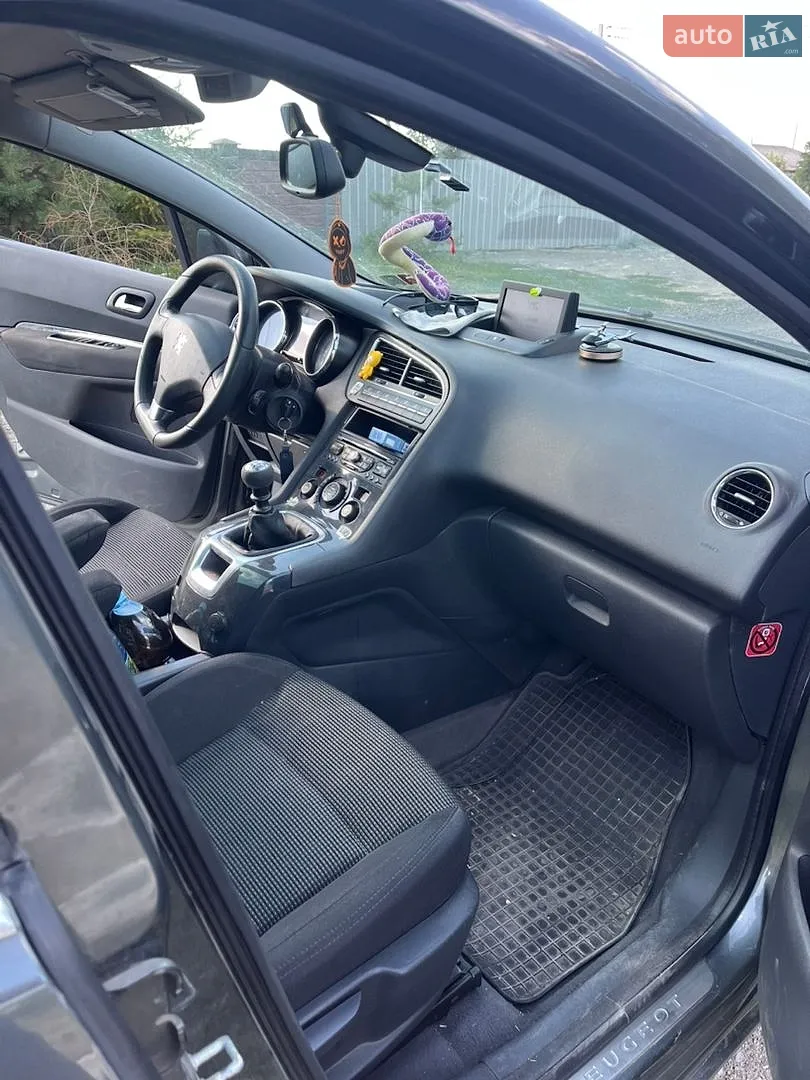 Peugeot 5008, 2010