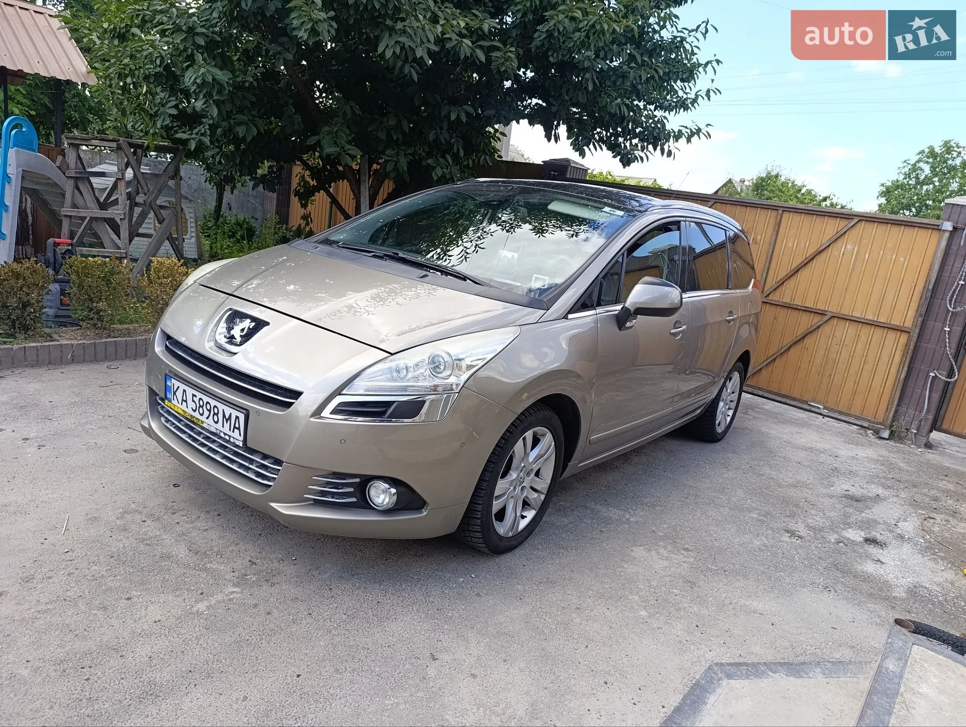 Peugeot 5008, 2010